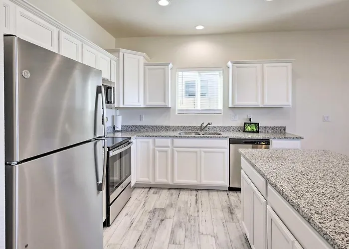Holiday home Modern Vacation Rental, 5 Mi To Dtwn! Kingman