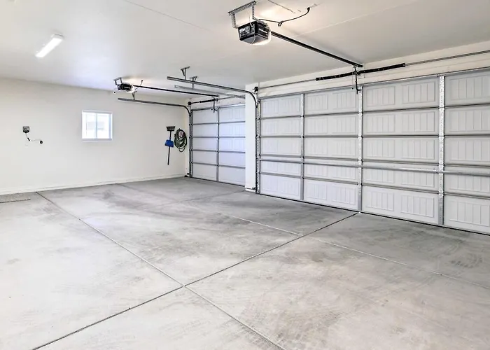 Holiday home Modern Vacation Rental, 5 Mi To Dtwn! *