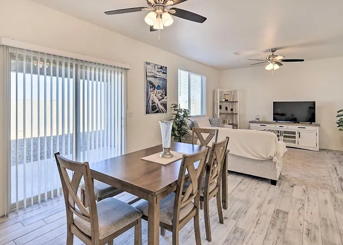 Modern Vacation Rental, 5 Mi To Dtwn!