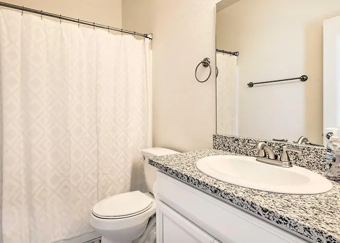 Holiday home Modern Vacation Rental, 5 Mi To Dtwn! *