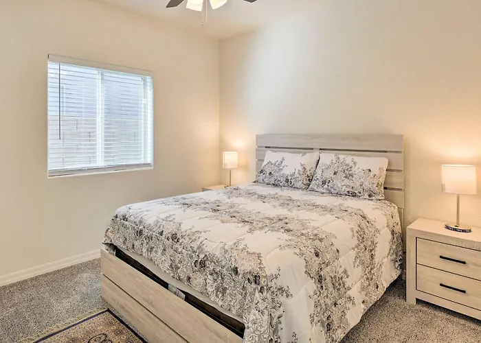 Modern Vacation Rental, 5 Mi To Dtwn! *